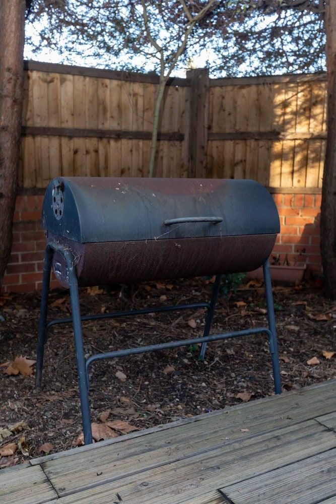 Serene and Spacious 1 Bedroom Garden Flat in Clapton Basic Apartment, 1 Double Bed with Sofa bed 32