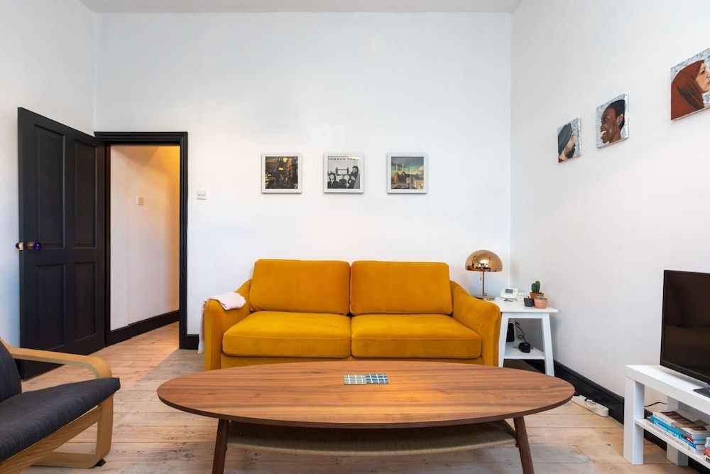 Serene and Spacious 1 Bedroom Garden Flat in Clapton Basic Apartment, 1 Double Bed with Sofa bed 29