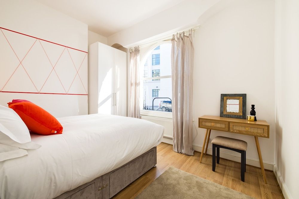 Mornington Crescent Apartments Deluxe Apartment