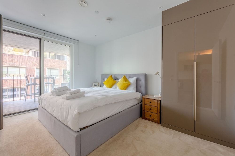 undefined Bright Flat in Elephant & Castle 8