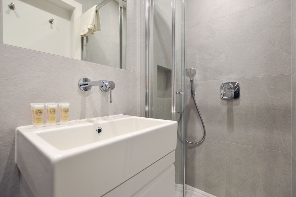 Leinster Square Serviced Apartments by Concept Apartments Small Lower Ground Floor Studio 6