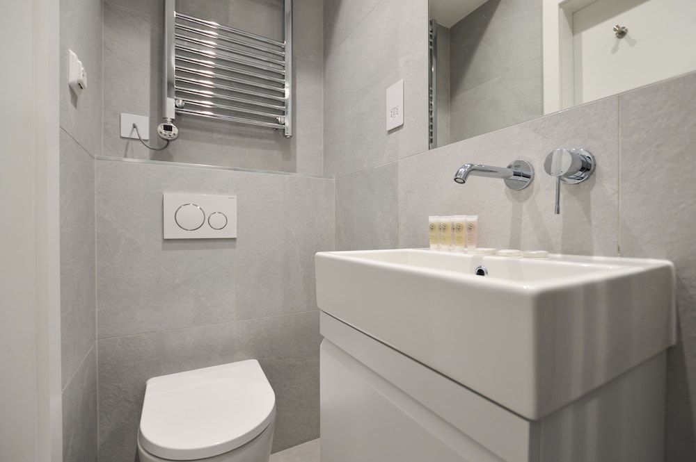 Leinster Square Serviced Apartments by Concept Apartments Small Lower Ground Floor Studio 7