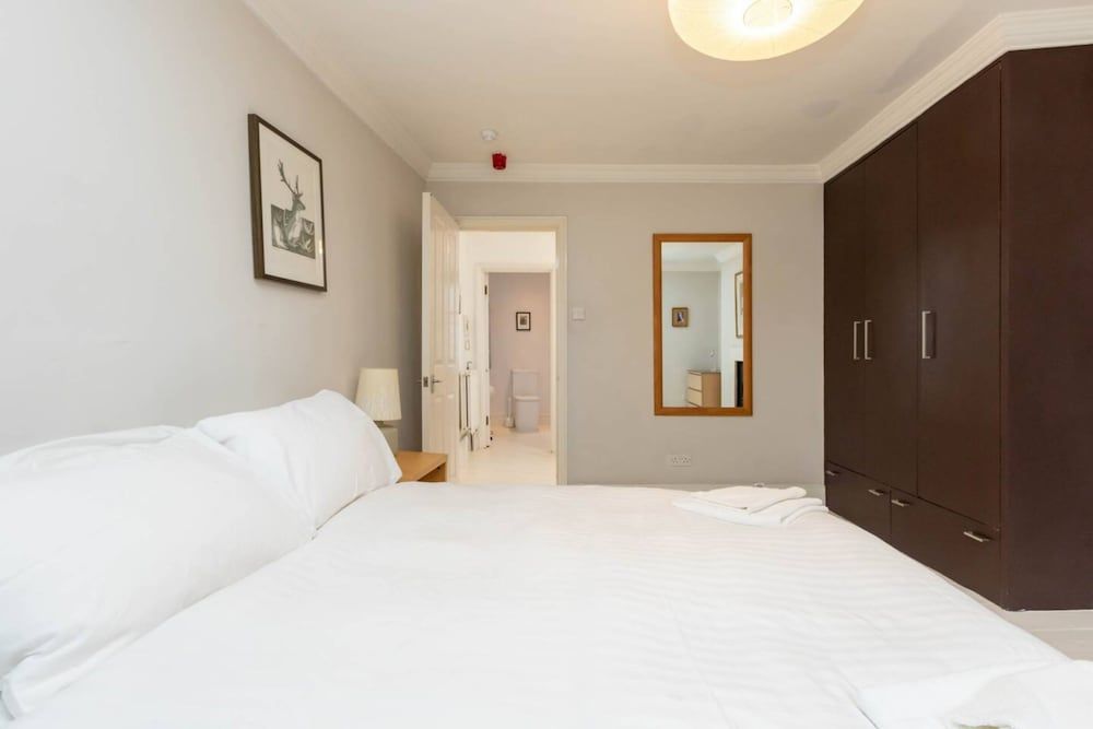 undefined 2 Bedroom 2 Bathroom Victorian Maisonette in Barbican 5