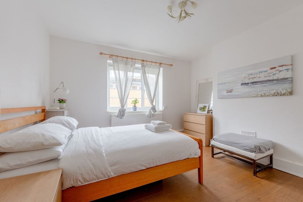 undefined Stylish and Central 1 Bedroom Flat in Maida Vale 3