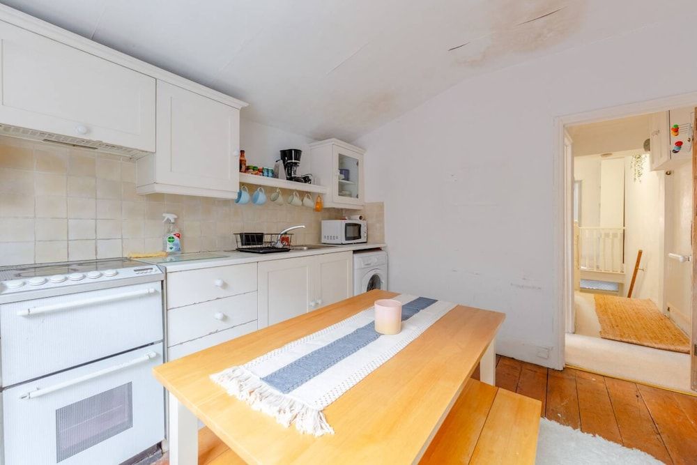 undefined Spacious and Serene 1 Bedroom Flat in Ravenscourt Park 10
