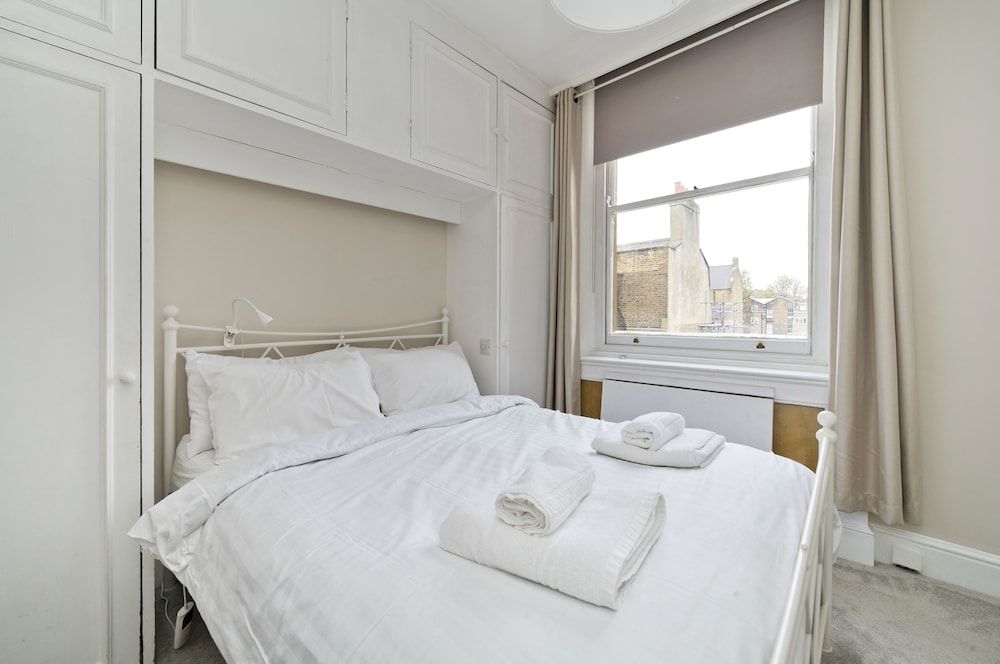 undefined Charming Apartment Close to Kings Road Chelsea by Underthedoormat 2