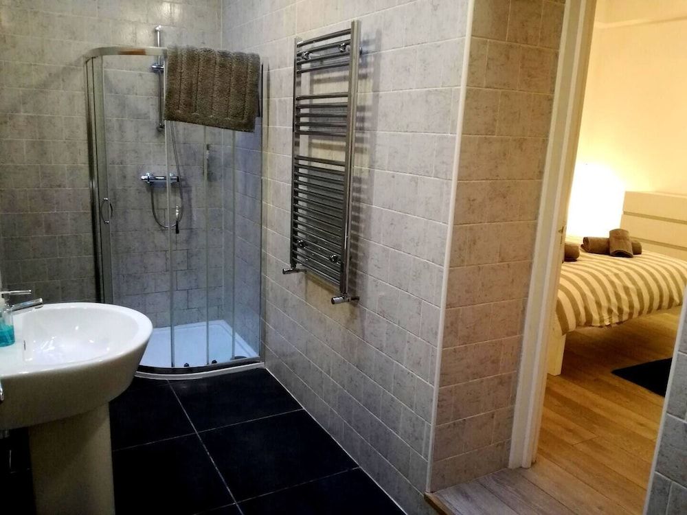 undefined Charming Euston Apartments 8