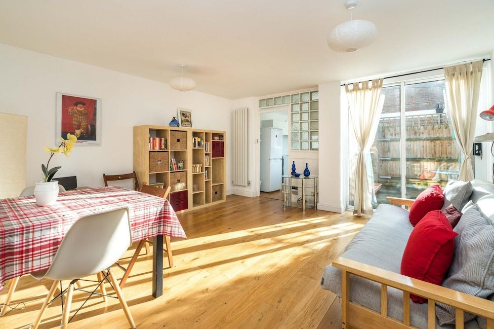 undefined Super 1BD Garden Flat Islington London 5