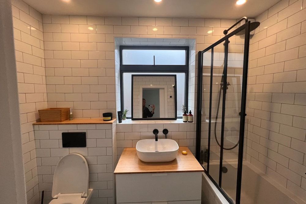 undefined Contemporary 1 Bedroom Apartment in Peckham With Garden 4