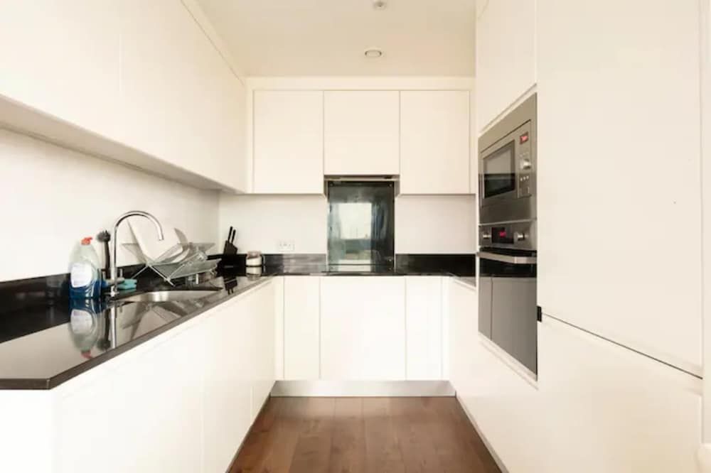 undefined Remarkable 2-bed Apartment in London Amazing Views 10