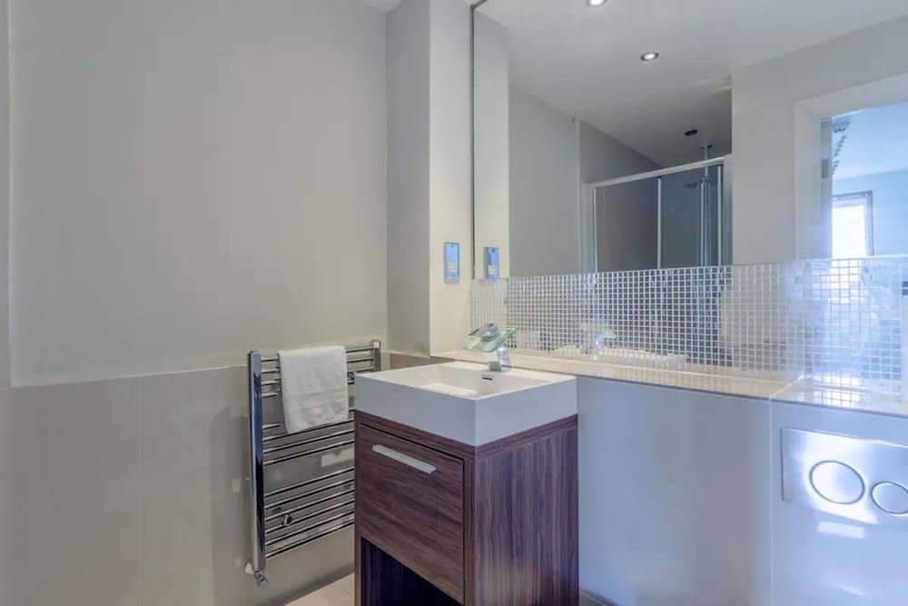 undefined Bright and Spacious 1 Bedroom Flat in Notting Hill 5