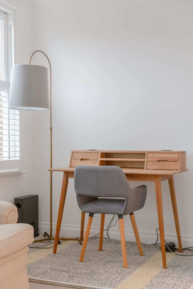 undefined Stunning 2 Bedroom Flat With a Garden in Barnes 2