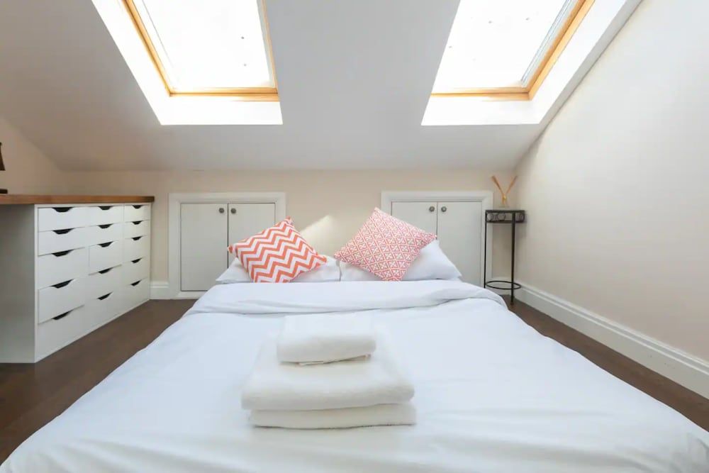 undefined Spacious and Bright 2 Bedroom Flat in Maida Vale 6