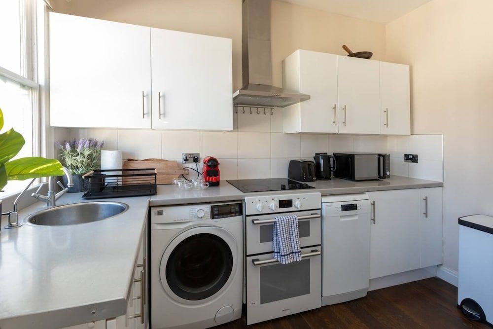 undefined Spacious and Bright 2 Bedroom Flat in Maida Vale 10