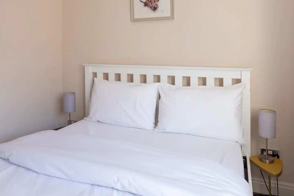 undefined Spacious and Bright 2 Bedroom Flat in Maida Vale 3