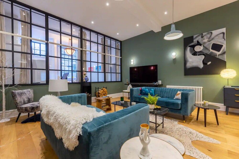 undefined Bright and Stylish 2 Bedroom Flat in Chiswick 8