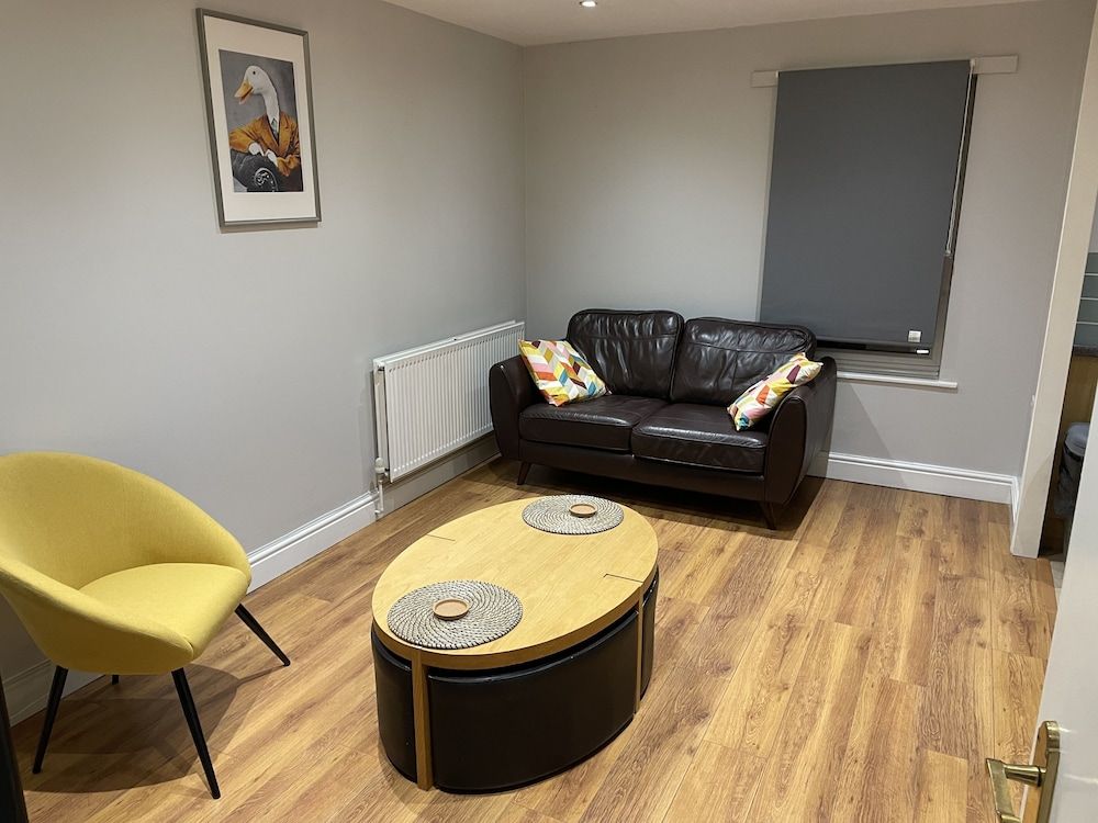 undefined Immaculate 2-bed Apartment in London 2