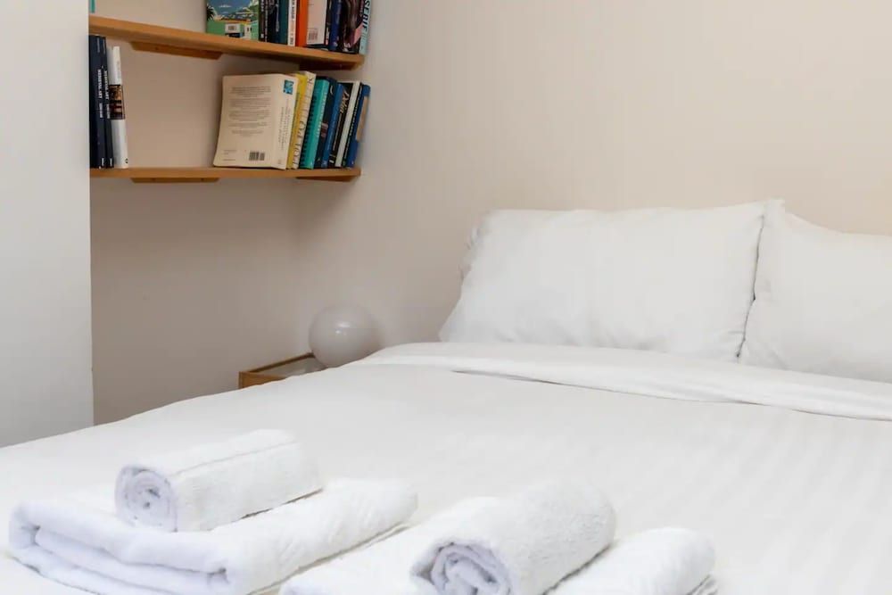 undefined Spacious and Bright 2 Bedroom Flat in Kentish Town 7