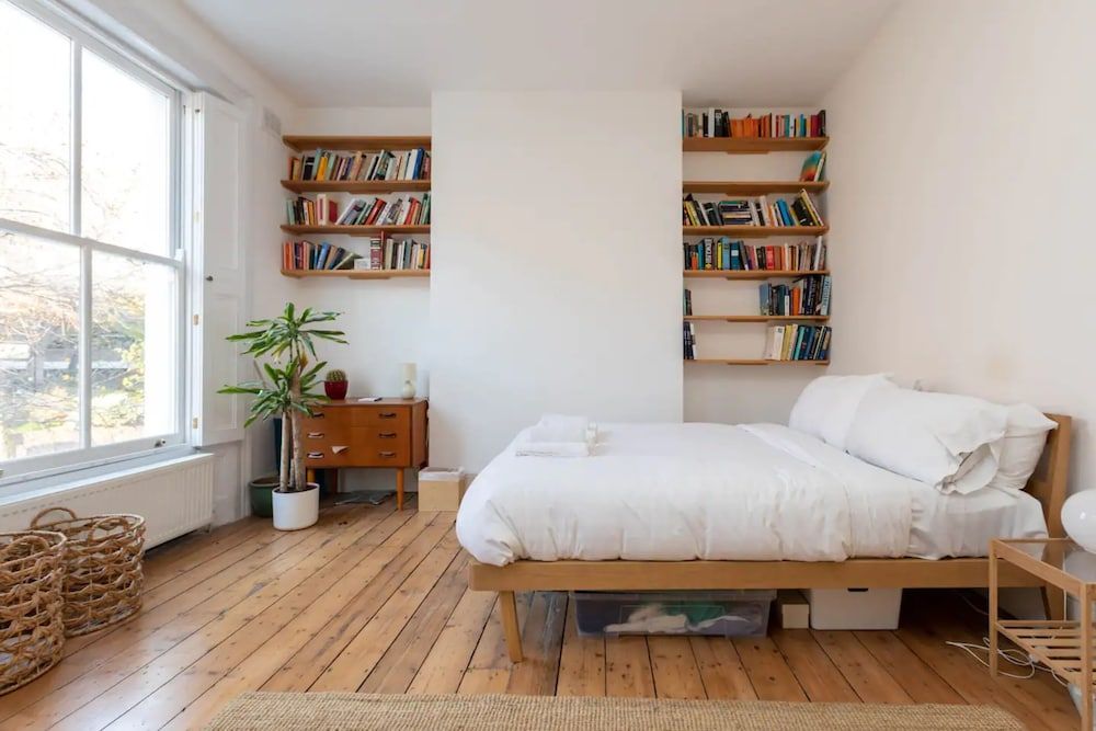 undefined Spacious and Bright 2 Bedroom Flat in Kentish Town 3