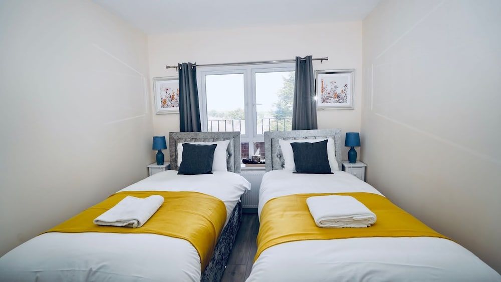 undefined Unique & Luxurious 2bed Apartment London 6