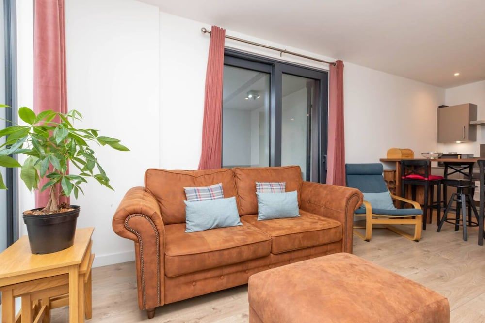 undefined Spacious 2 Bedroom Flat With City Views in Bermondsey 7