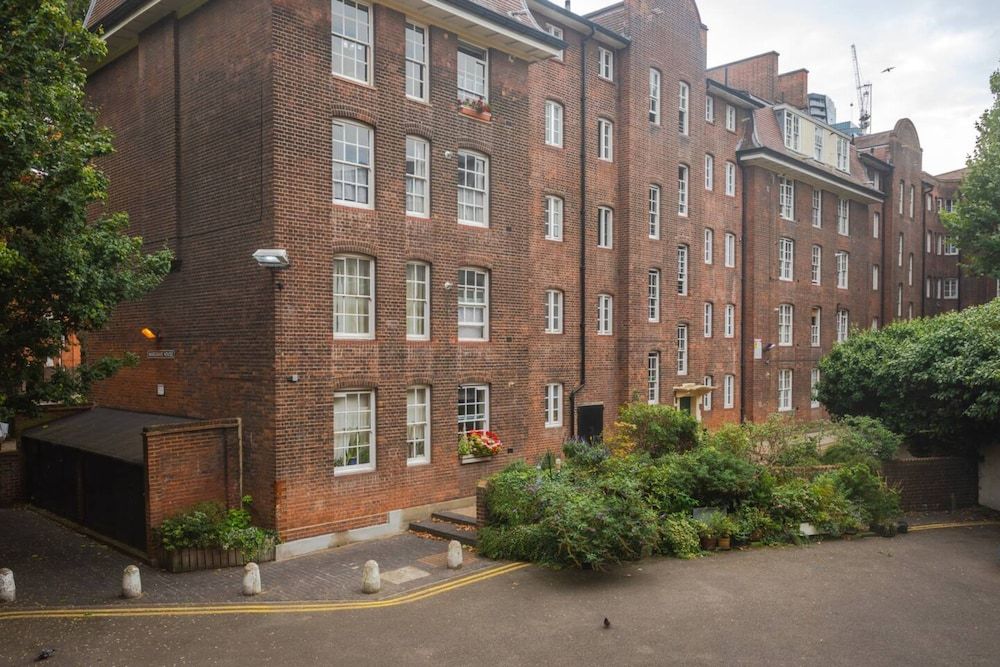 Stylish and Unique 1 Bedroom Flat in Shoreditch Basic Apartment, 1 Double Bed with Sofa bed 19