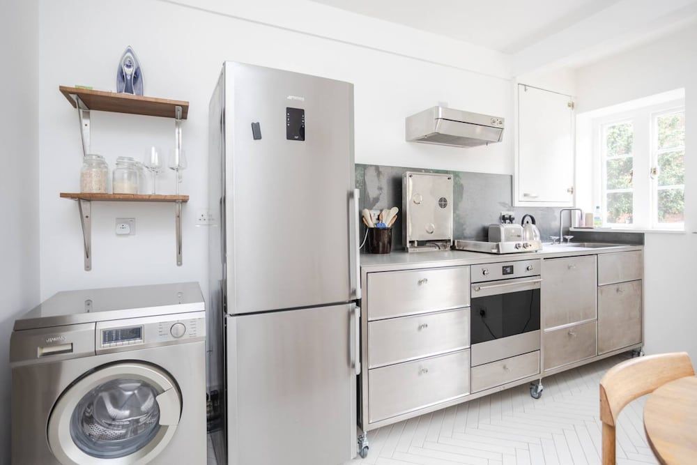 undefined Stylish and Unique 1 Bedroom Flat in Shoreditch 8