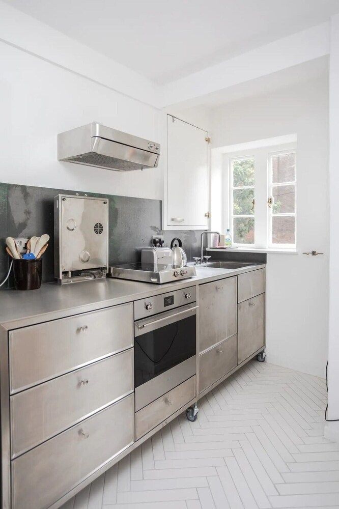 undefined Stylish and Unique 1 Bedroom Flat in Shoreditch 9