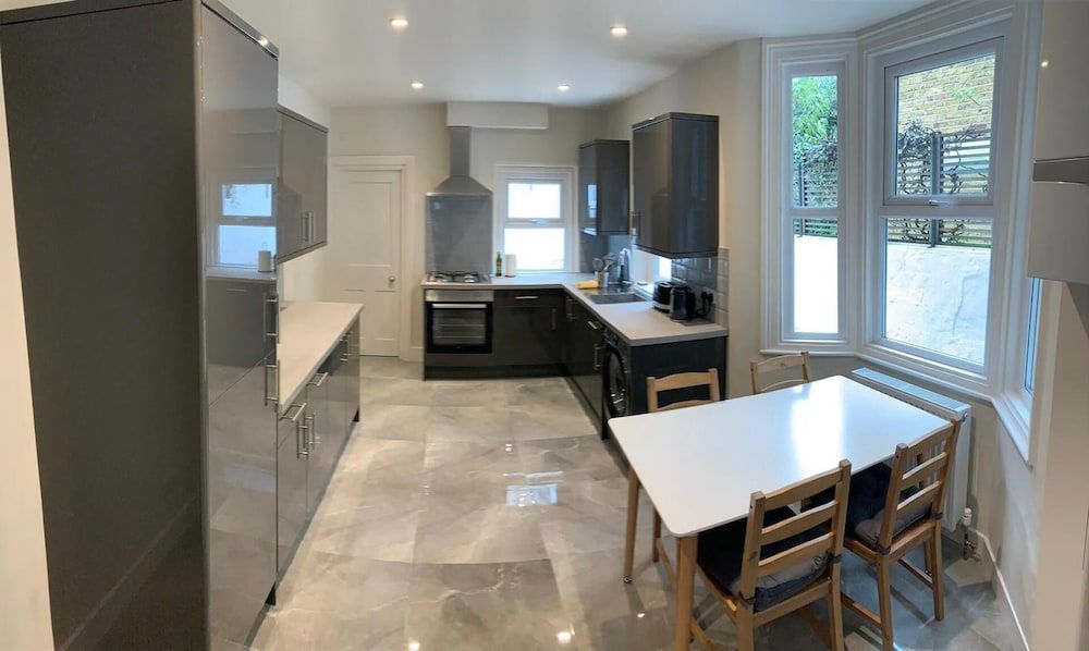 undefined The Dimmer. 2 Bedroom Apartment 8