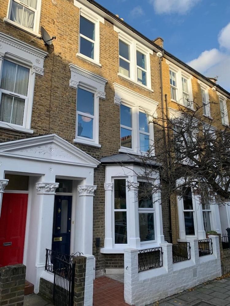 undefined The Dimmer. 2 Bedroom Apartment 3