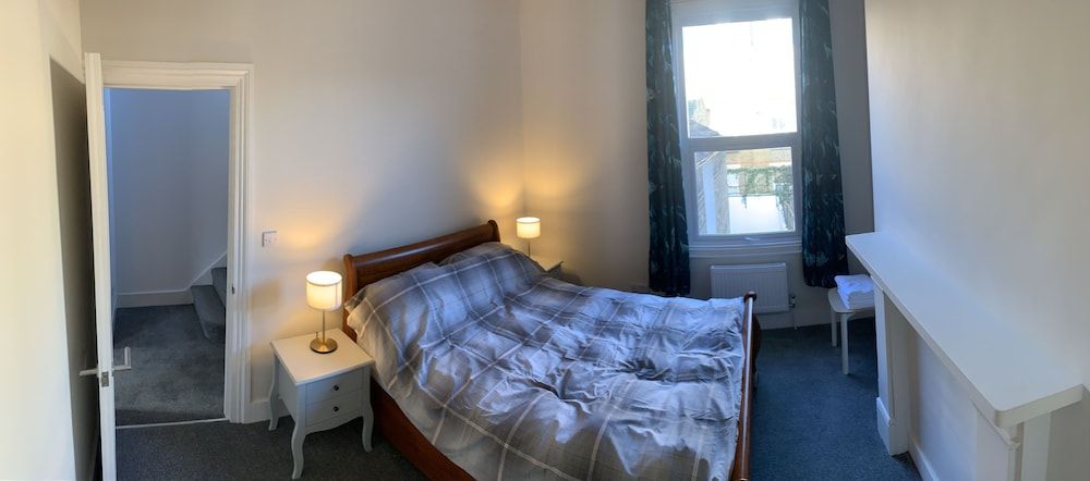 undefined The Dimmer. 2 Bedroom Apartment 5