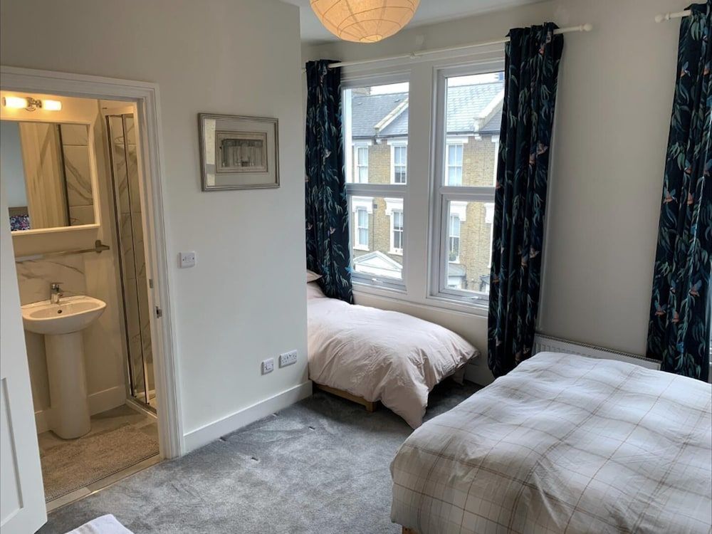 undefined The Dimmer. 2 Bedroom Apartment 6