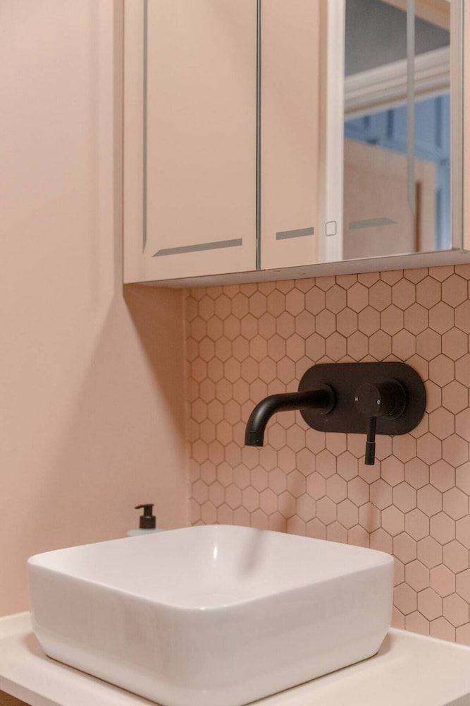 Tranquil 1 Bedroom Flat in Peckham Basic Apartment, 1 King Bed 12