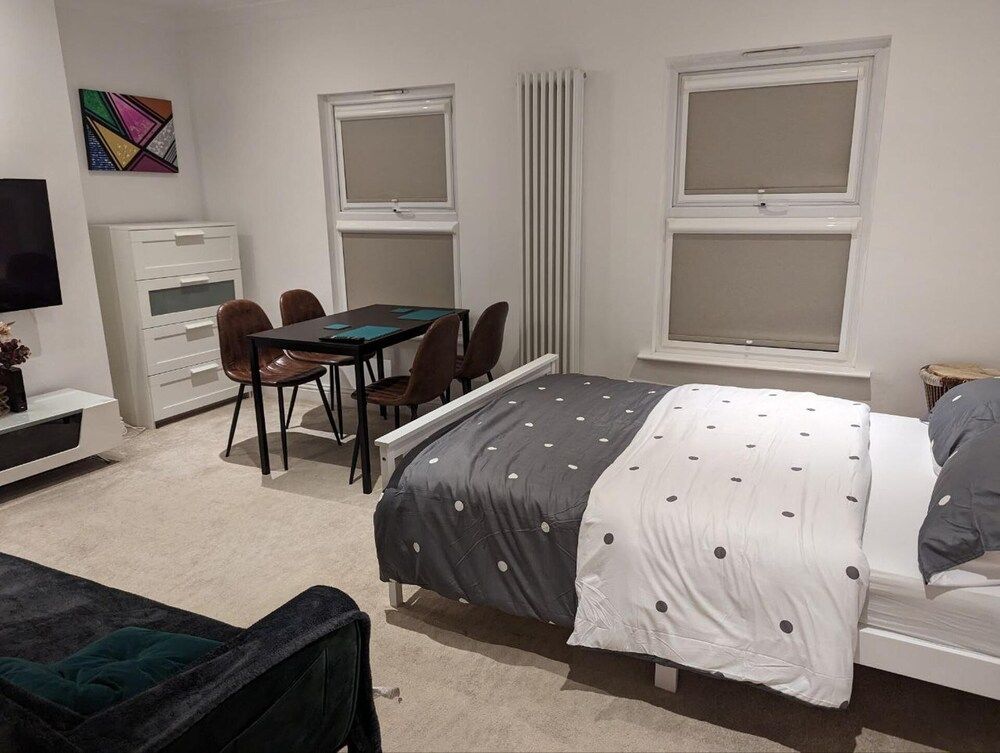 undefined Fully-equipped Flat in the City of London 8