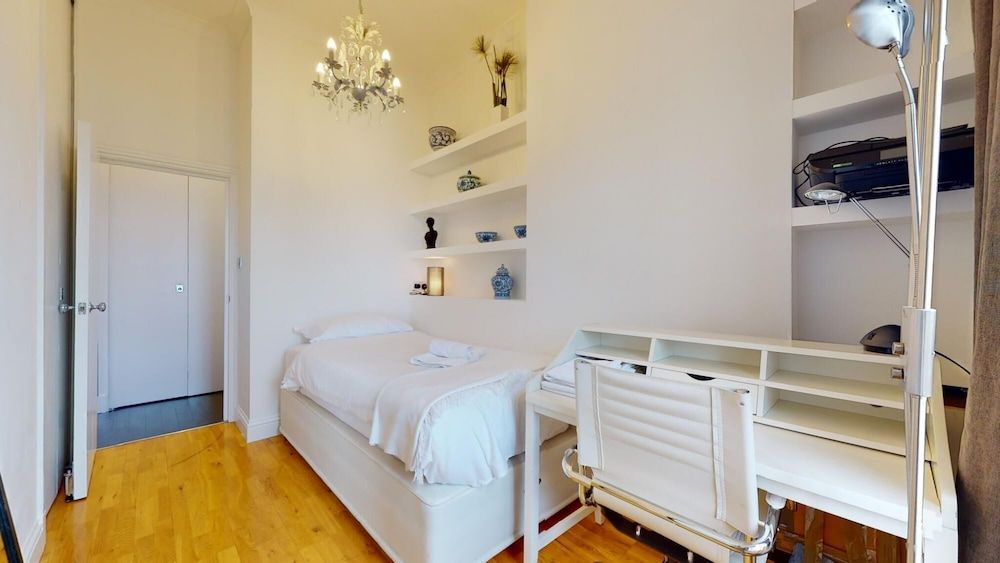 undefined Hyde Park Gardens - 2 Bedroom Apartment 8