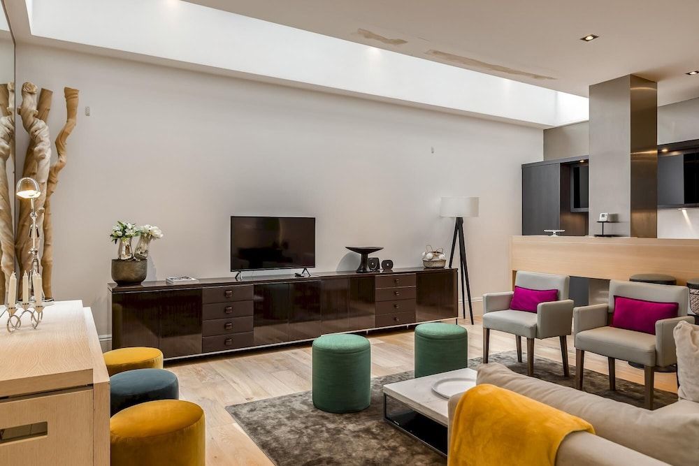 undefined Newly Refurbished 2-bed Apartment in Knightsbridge 2