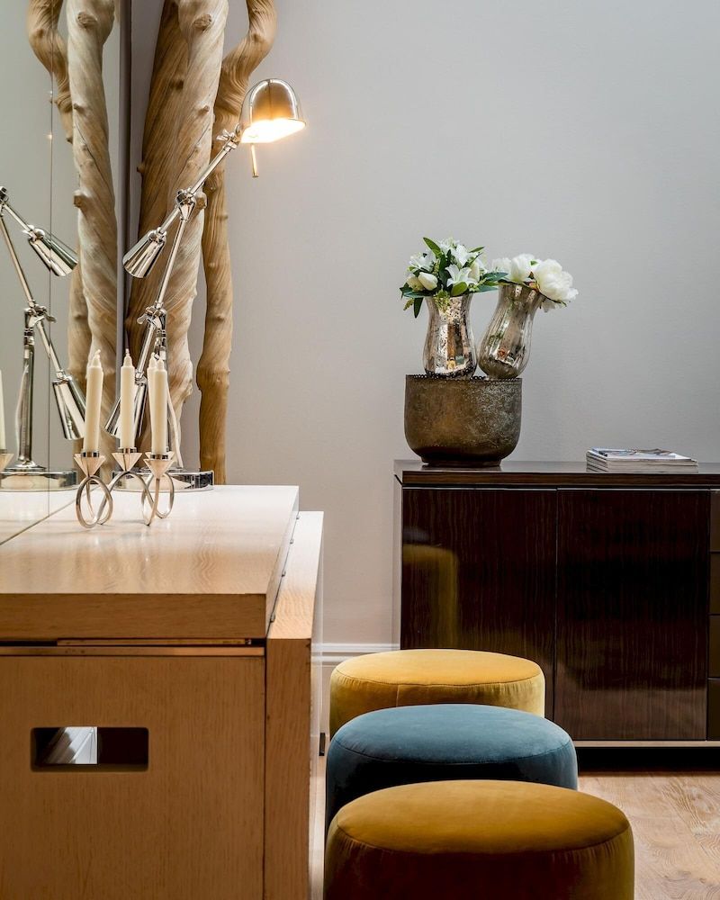 undefined Newly Refurbished 2-bed Apartment in Knightsbridge 5