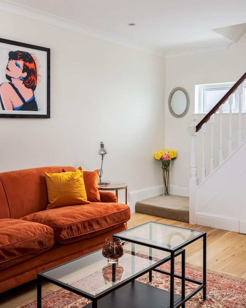 undefined Modern 3-bed 2-bath House in Belgravia 4