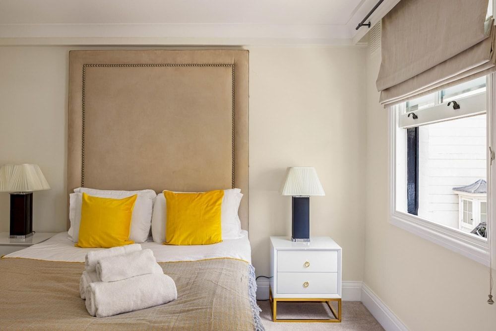 undefined Modern 3-bed 2-bath House in Belgravia 10