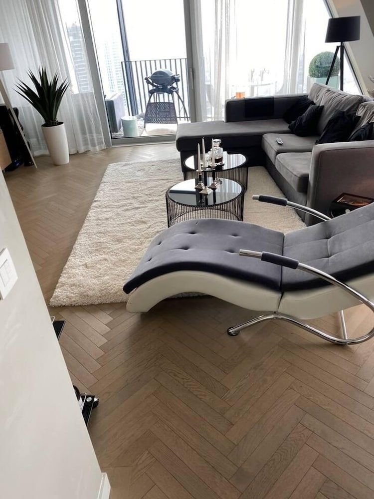 undefined Charming 2-bed Apartment in London 10