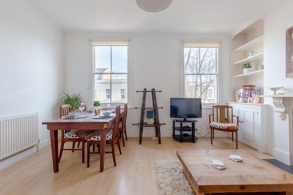 undefined Spacious 3 Bedroom Flat in Brixton 2