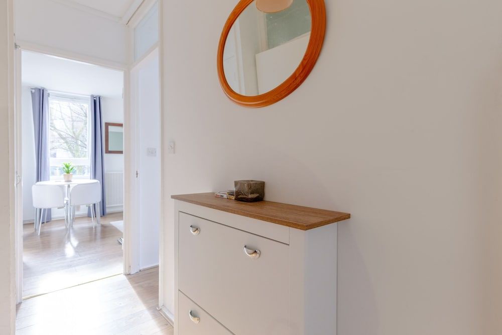 Cosy 1 Bedroom Flat Near Old Street Basic Apartment, 1 Double Bed 19