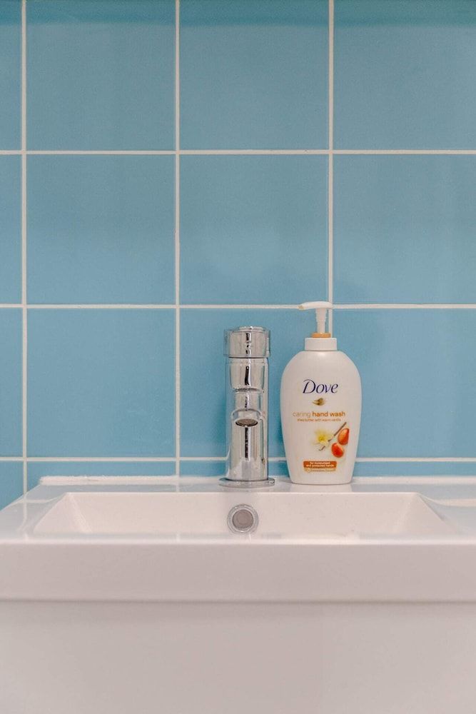 Cosy 1 Bedroom Flat Near Old Street Basic Apartment, 1 Double Bed 13