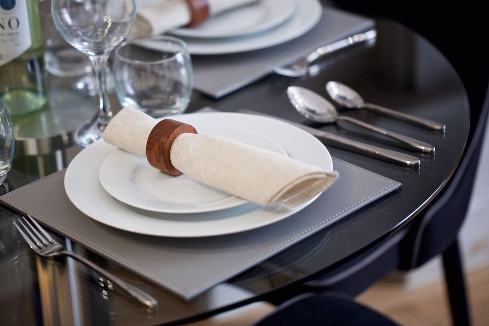 undefined Avari Apartments - Winchester Collection 8