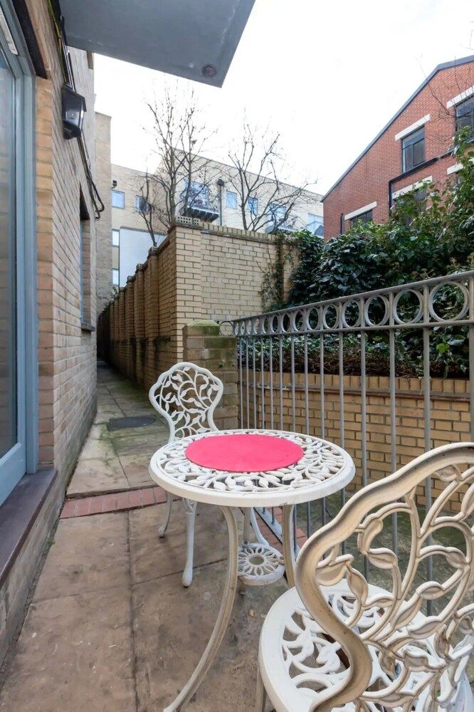 undefined Cosy & Charming 2BD Flat Near Essex Road 2