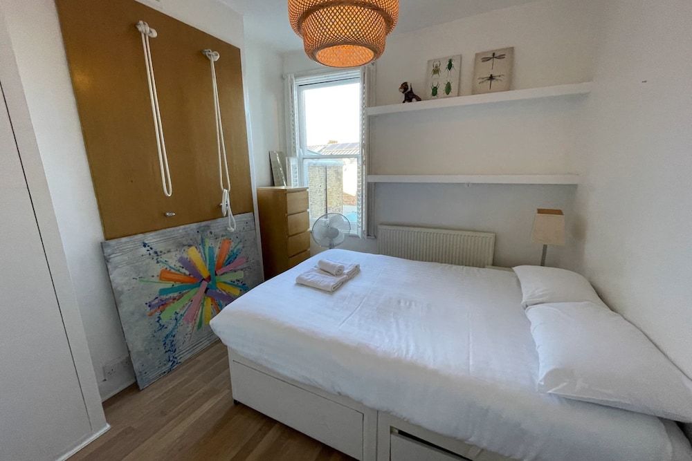 undefined Charming and Serene 2 Bedroom Flat - Sands End 5