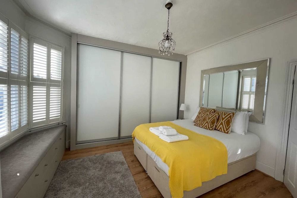 undefined Charming and Serene 2 Bedroom Flat - Sands End 6