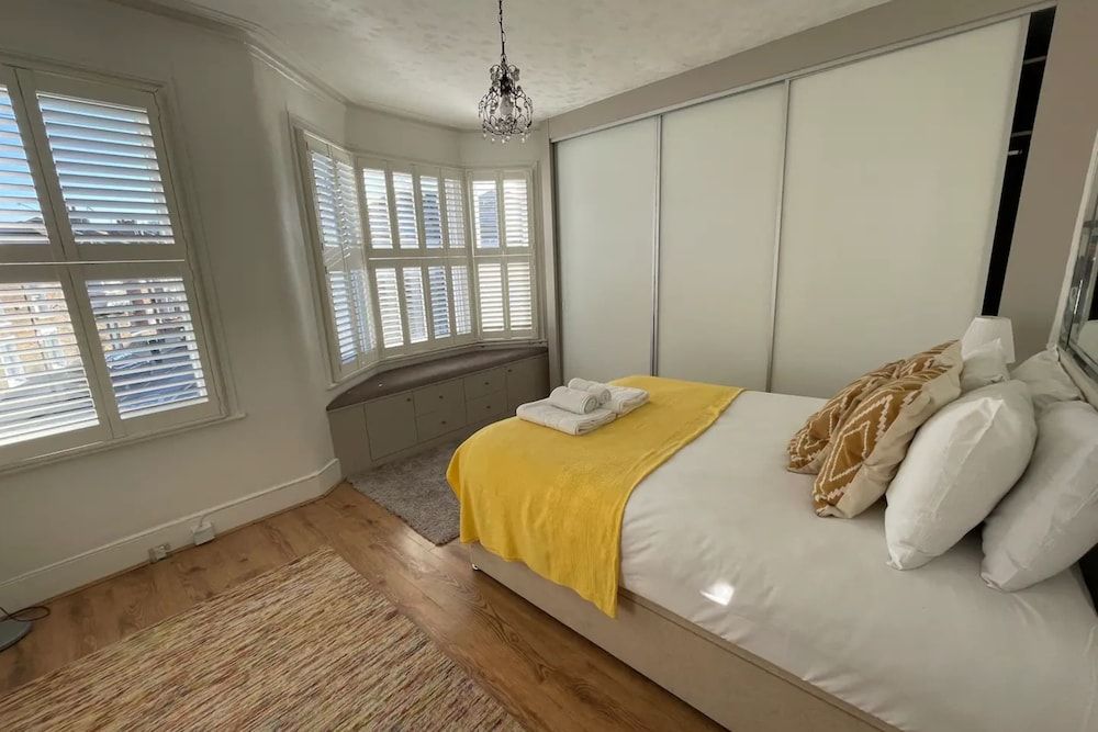 undefined Charming and Serene 2 Bedroom Flat - Sands End 3