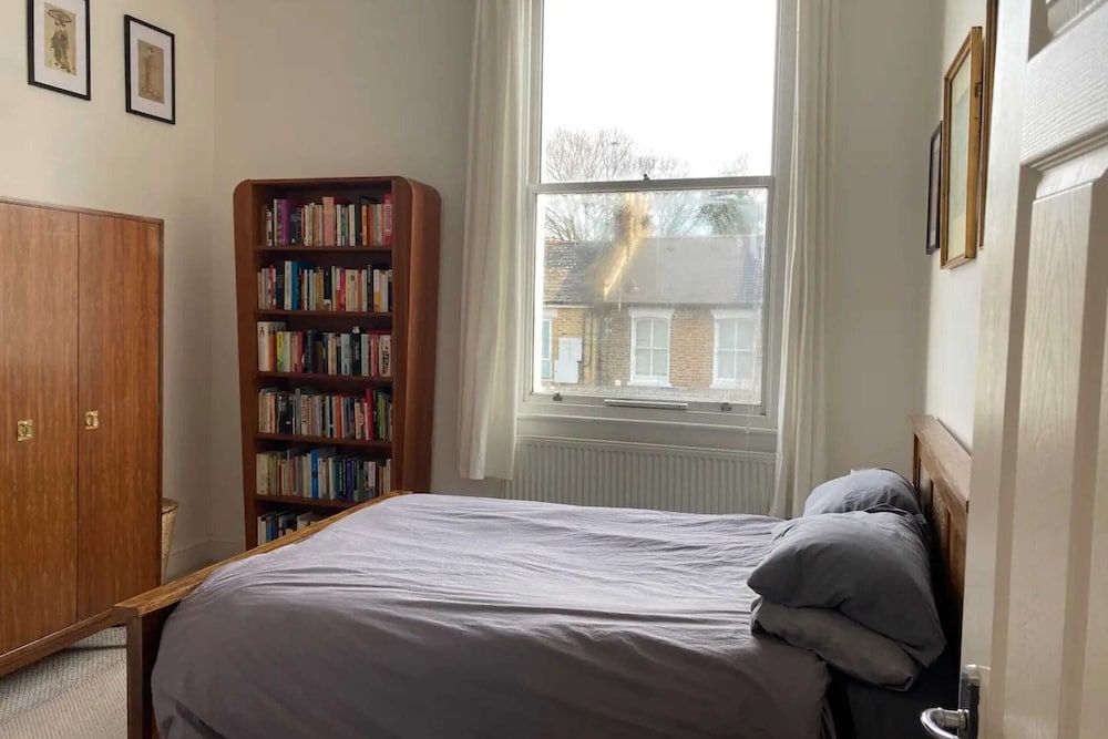 undefined Radiant 2 Bedroom Flat in New Cross - Converted Pub 3