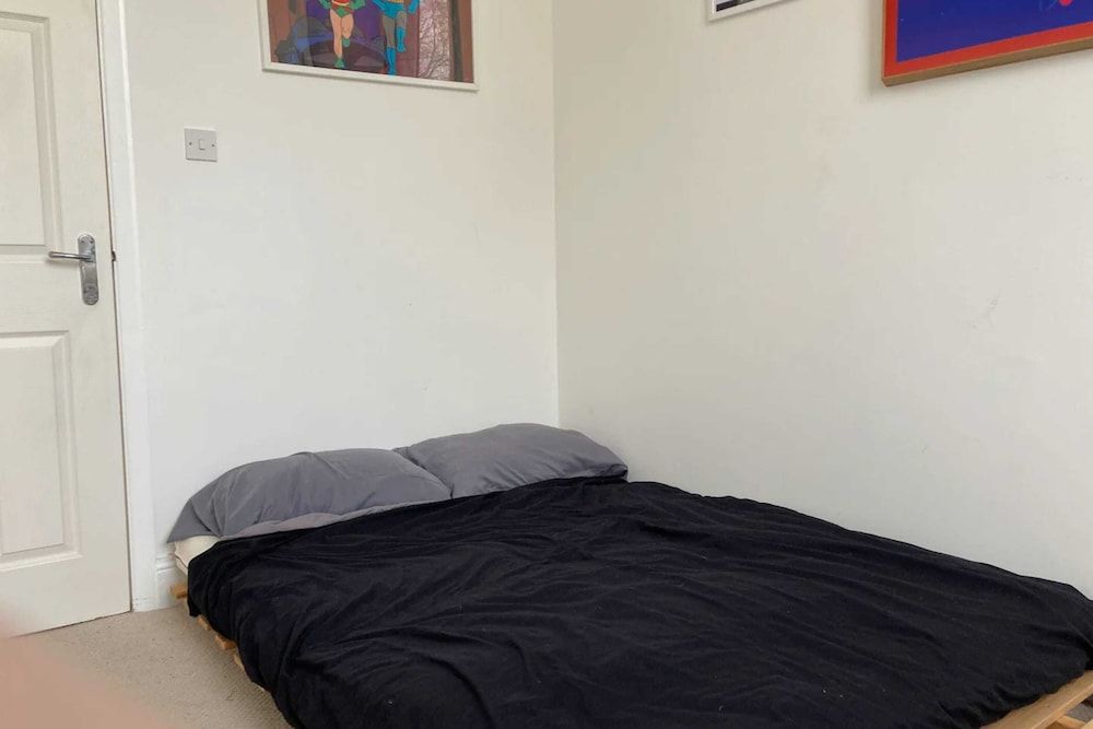 undefined Radiant 2 Bedroom Flat in New Cross - Converted Pub